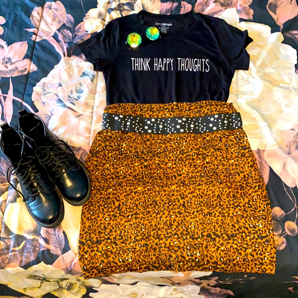 💋$8 size 12 Brown cheetah skirt